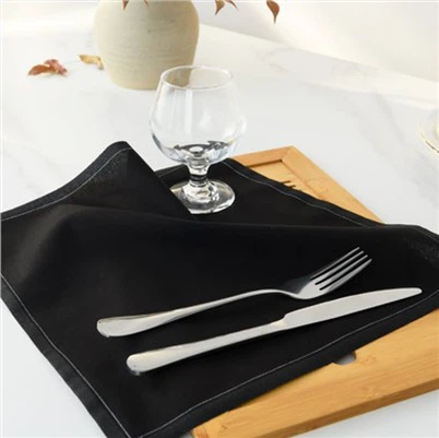 Serviettes de table noires