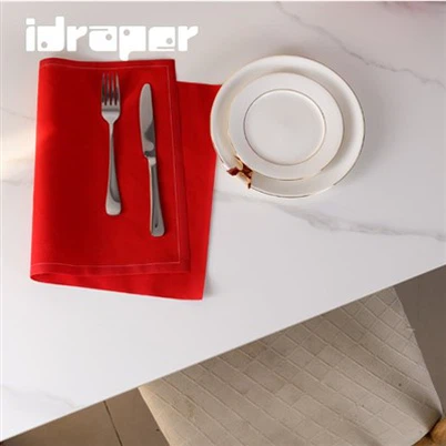 Serviettes de cocktail rouges